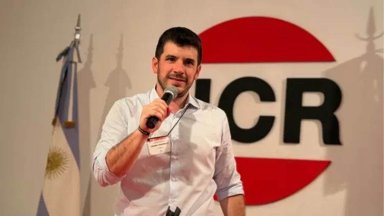 La UCR busca reordenarse internamente mientras coquetea con Macri y Kicillof